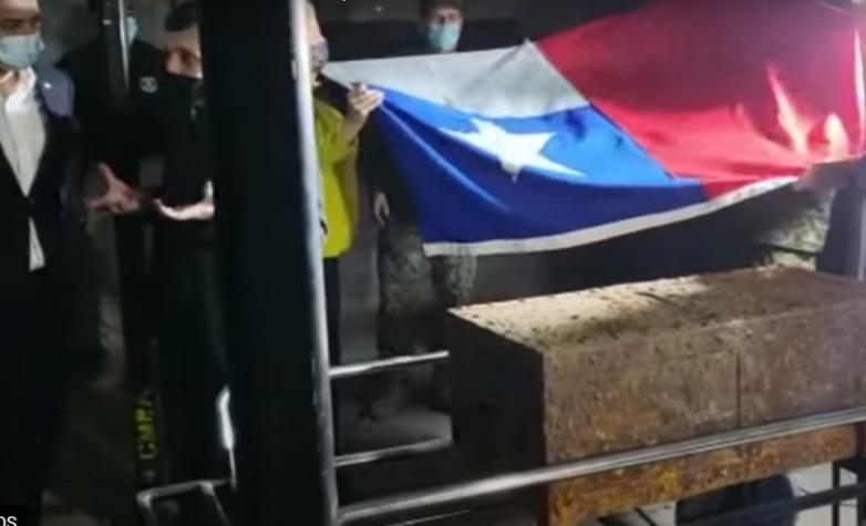 Vea el video inédito del momento en que el soldado desconocido fue retirado de Plaza Baquedano
