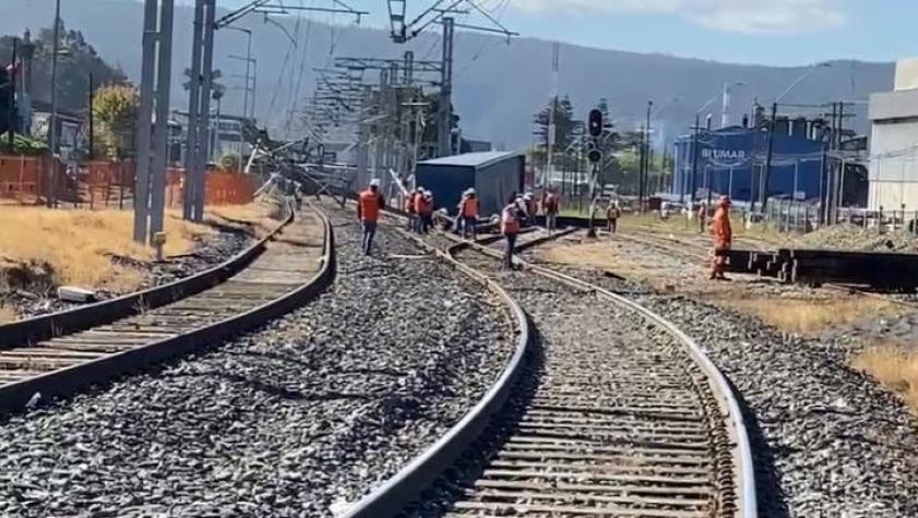 Descarrilamiento de carro de tren provocó funcionamiento parcial de Biotren