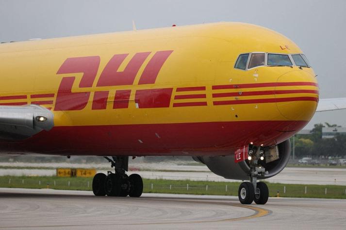 DHL trae avión de carga a Chile: envíos de Amazon podrían llegar en 24 horas