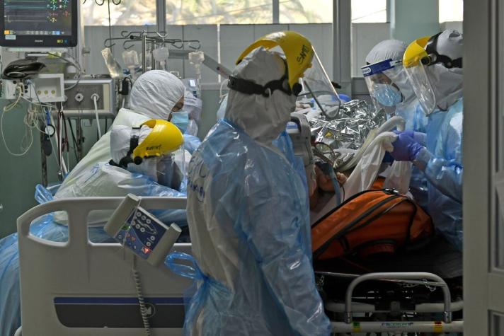 Chile registra 2.379 nuevos contagios de COVID-19: Pacientes activos superan los 11 mil