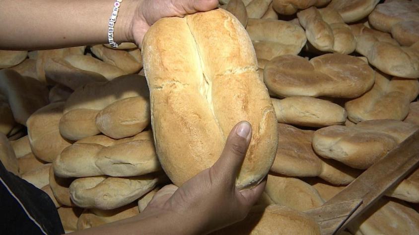 [VIDEO] Siguen las alzas: Anticipan aumento en el precio del pan