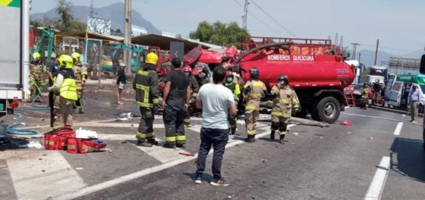 Camión de Bomberos protagoniza grave accidente cuando se dirigía a emergencia: Hay 3 lesionados