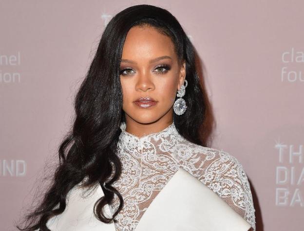 La nueva república de Barbados nombra a Rihanna como heroína nacional