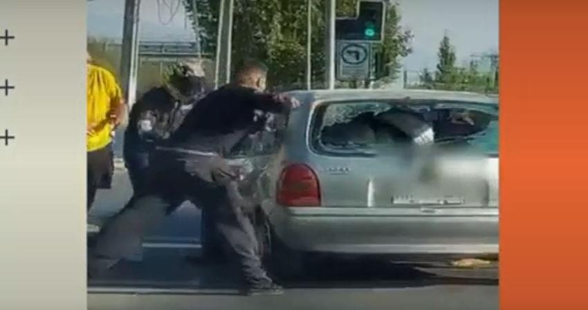 [VIDEO] Captan impactante agresión de motoristas a conductor y su familia en Puente Alto
