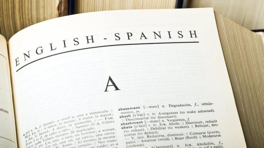 "Gásfiter", "cotufa" y "escortei": las palabras que el español ha adaptado (o deformado) del inglés