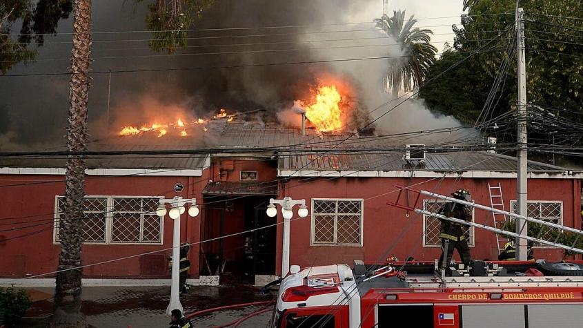 Absuelven a cuatro imputados por incendio de Municipalidad de Quilpué durante el "Estallido Social"