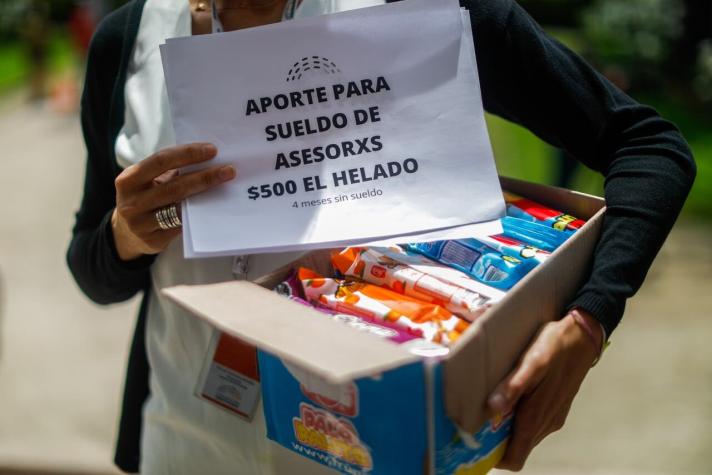 Asesores de convencionales venden helados tras retraso en pago de sueldos