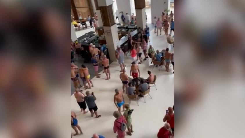 Tiroteo en hotel de Cancún deja dos muertos: Huéspedes son llevados a zonas de seguridad