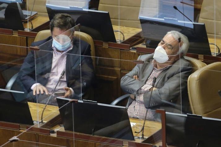 Las imágenes de los diputados en el Congreso durante la extensa exposición del diputado Naranjo