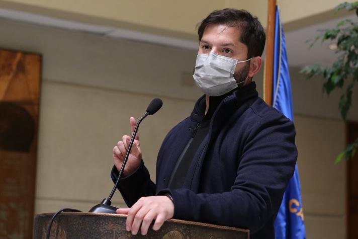 Boric retorna al Congreso tras cuarentena y pide no "sacar provecho" de su contagio por COVID-19 Boric retorna al Congreso tras cuarentena y pide no "sacar provecho" de su contagio por COVID-19