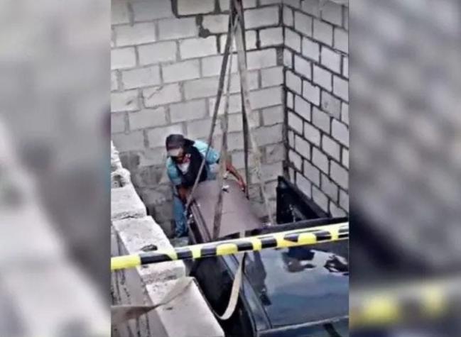 [VIDEO] México: Hombre pide ser enterrado junto a su camioneta "pick up"