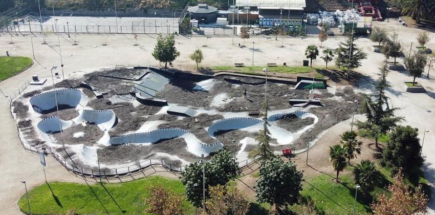 Presentan proyecto de ley que permitiría el cierre nocturno de plazas bajo administración municipal