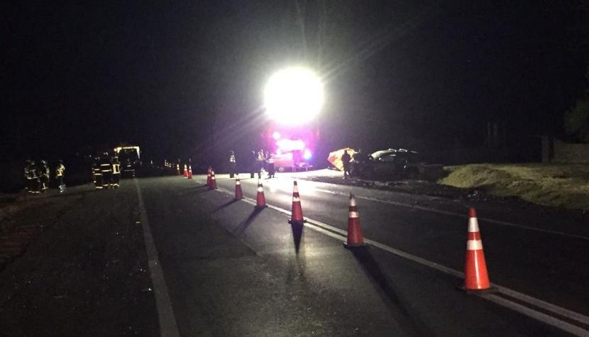 Choque en Casablanca deja dos fallecidos: Vehículo que originó el accidente tiene encargo por robo