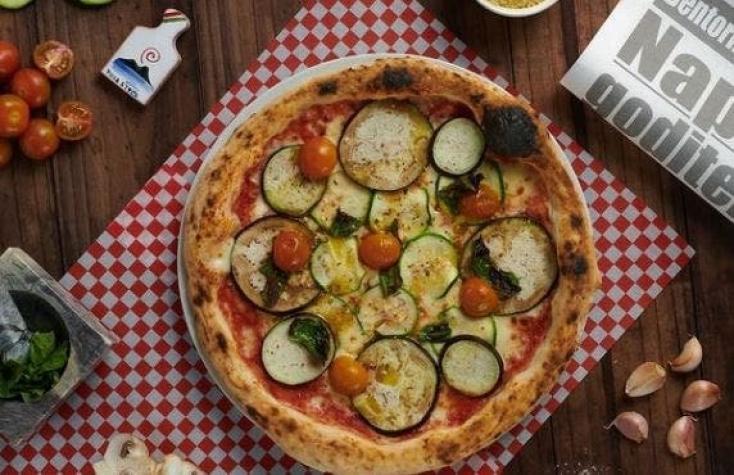 [VIDEO] #CómoLoHizo: Un "loco" por la pizza que aprendió una tradicional receta y armó su negocio