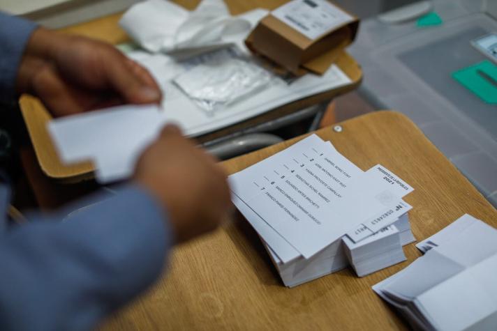 Hombre muere de un infarto al interior de un local de votación en Punta Arenas