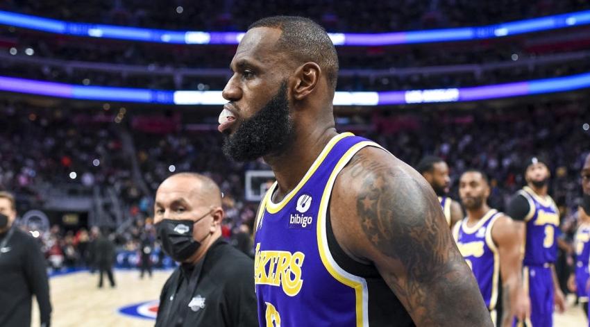 LeBron James es expulsado por segunda vez en su carrera tras altercado en Detroit