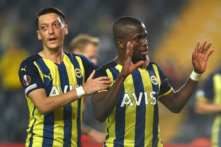 Hincha del Fenerbahçe muere por problemas cardíacos tras celebrar un gol en el minuto 94