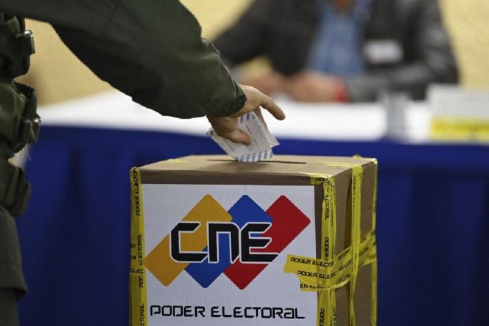 Chavismo arrolla en elecciones de Venezuela al ganar Caracas y 20 de 23 estados