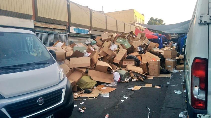 [VIDEO] Montañas de basura en barrio Meiggs: Recolectores dicen haber sido amenazados por ambulantes