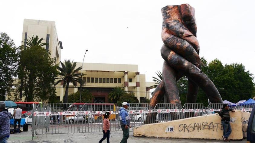 Valparaíso estudia retirar Monumento a la Solidaridad por motivos de seguridad