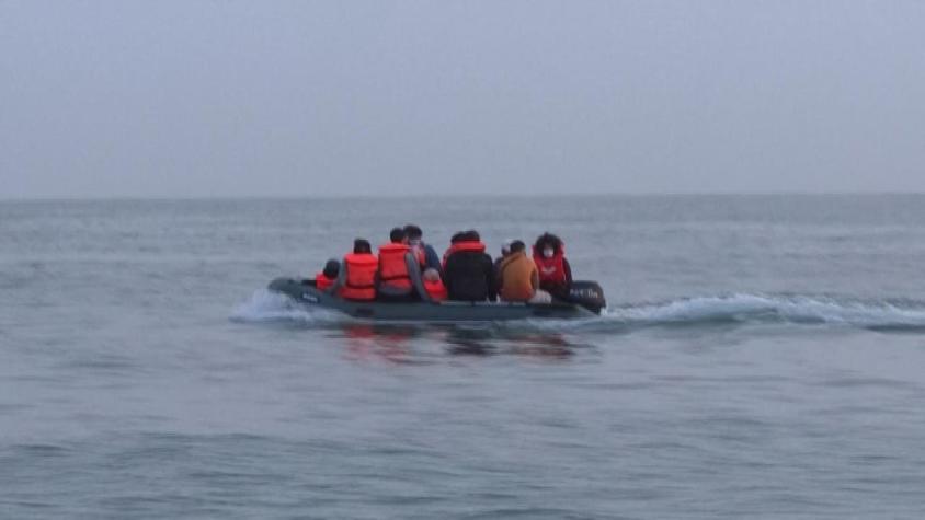 [VIDEO] 27 migrantes fallecidos: Mortal naufragio eleva tensión entre Francia e Inglaterra