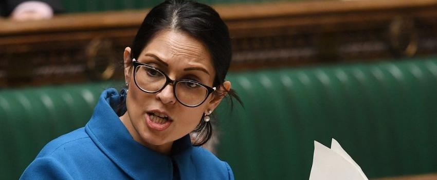 Francia anula visita de ministra británica para abordar crisis de migrantes