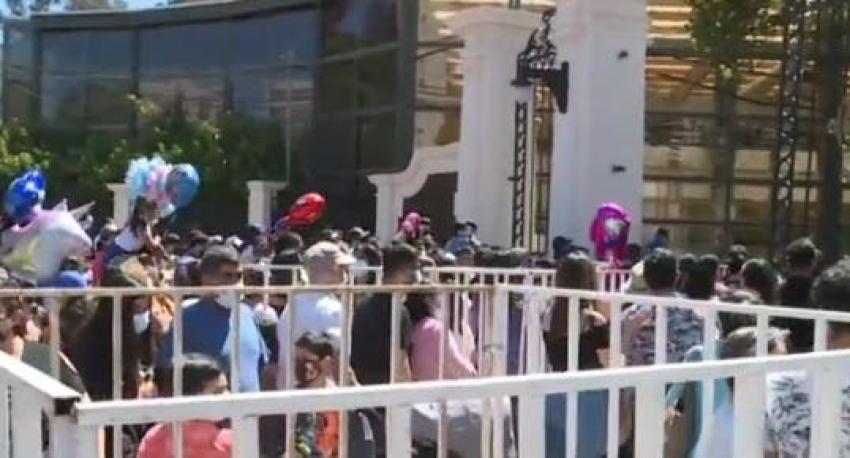 [VIDEO] Caos en el Paris Parade en Viña del Mar: Unas 300 personas entraron a la fuerza