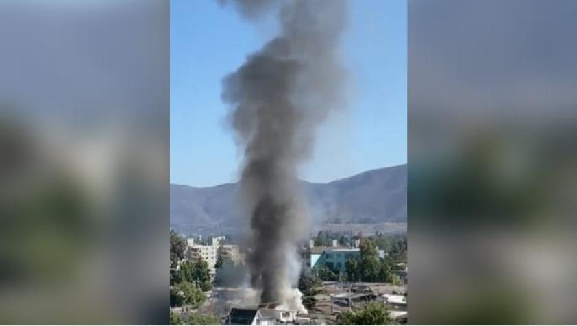 Incendio deja una persona fallecida y un herido en Conchalí: Tres viviendas resultaron quemadas