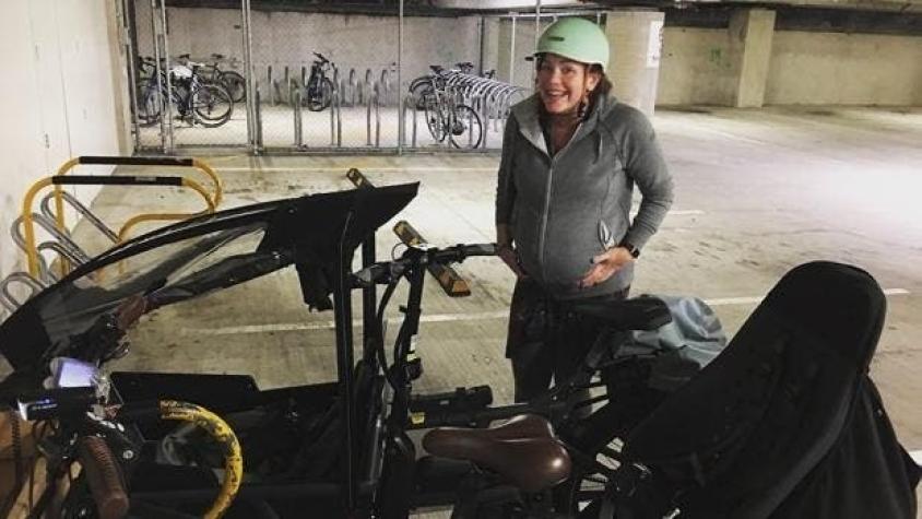 Parlamentaria de Nueva Zelanda llega en bicicleta al hospital para dar a luz a su bebé