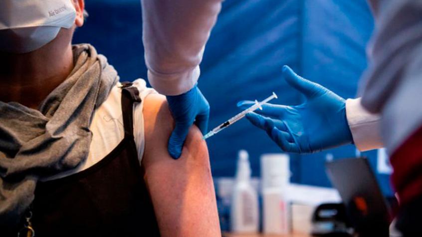 La nueva variante del Covid es un “riesgo sustancial para la salud” y podría evadir las vacunas