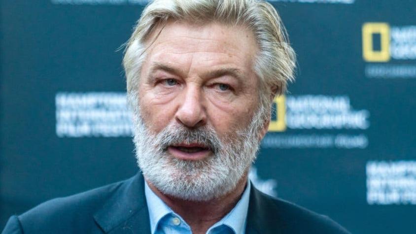 Alec Baldwin dice que no disparó el arma que mató a la directora de fotografía Halyna Hutchins