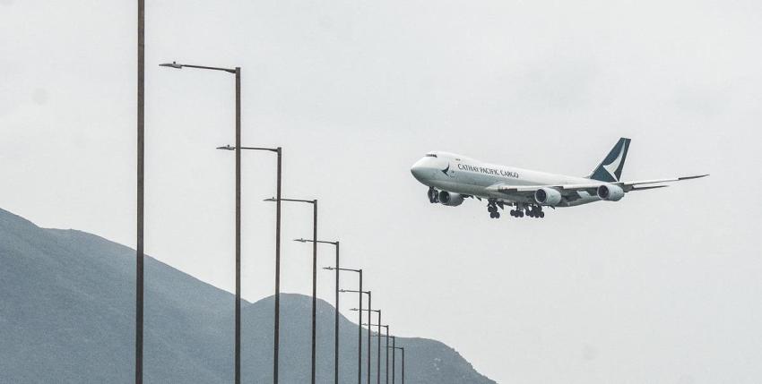 Cuarentena de Hong Kong causa ola de renuncias de pilotos de Cathay Pacific