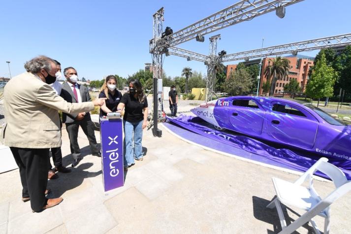 Universidad de Chile y Enel presentan el primer auto solar en Latinoamérica
