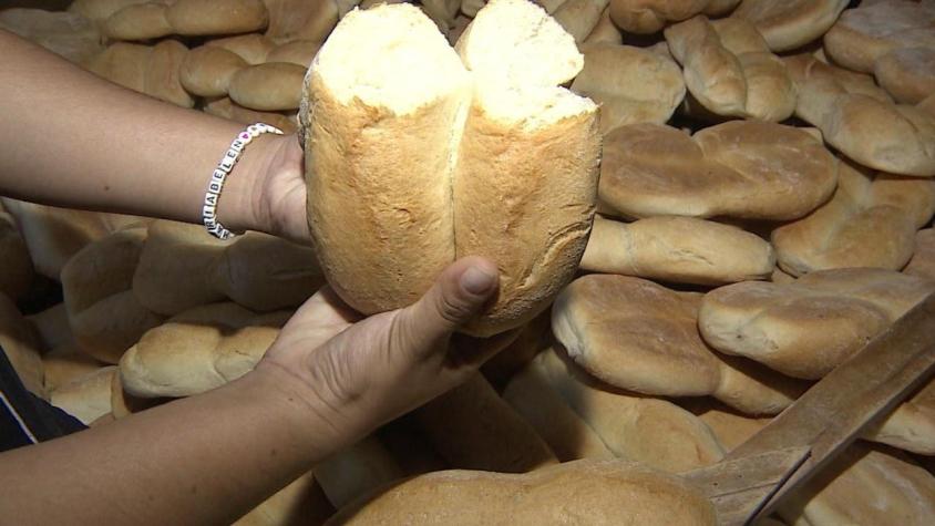 [VIDEO] Pan sube 3% en noviembre: El kilo llega a los $2 mil