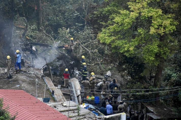 Accidente de helicóptero en India: Jefe del Estado Mayor figura entre los 13 fallecidos