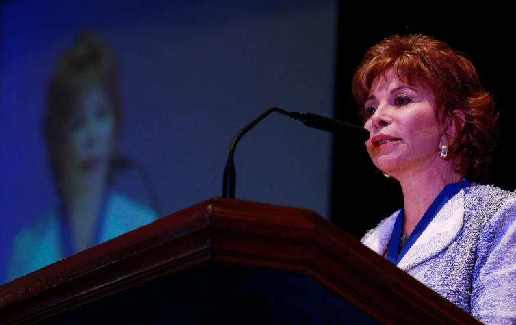Isabel Allende encabeza lista de 40 Premios Nacionales que anunciaron su apoyo a Gabriel Boric