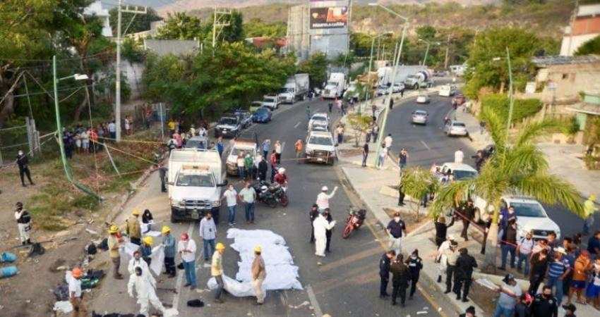 Accidente de carretera deja 49 migrantes muertos y otros 40 heridos al sur de México