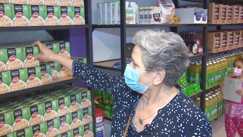 [VIDEO] Adultos mayores son beneficiados con "supermercado" gratis en San Bernardo