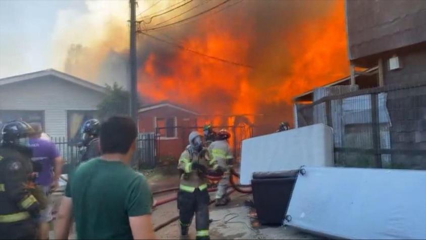 Ministros de Interior y Vivienda viajarán a Chiloé tras incendio que deja 140 viviendas destruidas