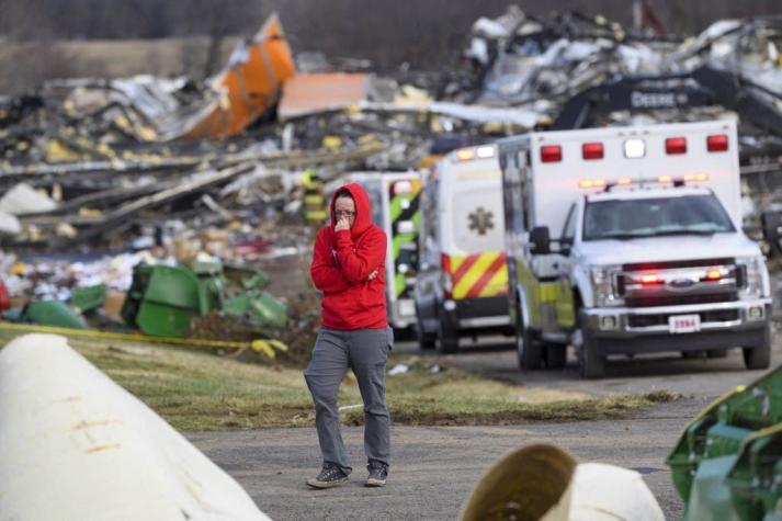 Estiman en más de 70 los muertos por los tornados en Kentucky