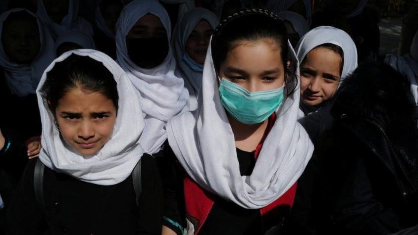 "No poder estudiar es como una pena de muerte": la desesperación de las niñas en Afganistán