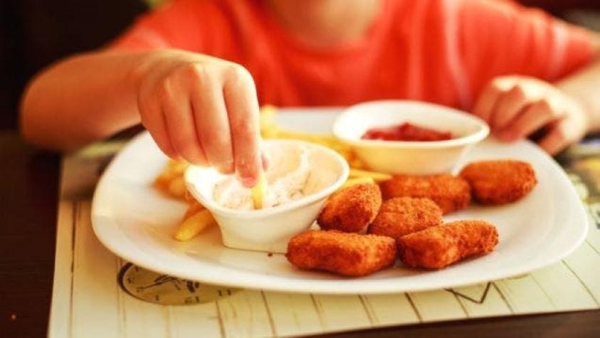 Comida chatarra: la relación entre la falta de micronutrientes, los estallidos de ira y la depresión