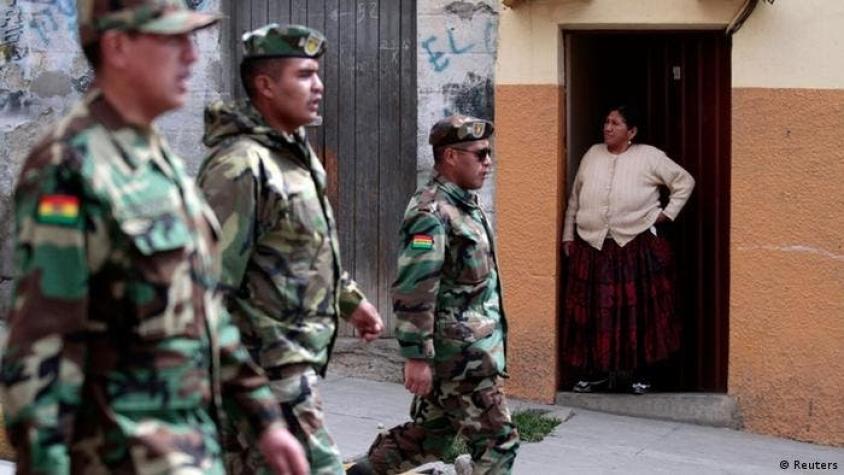 Bolivia: linchan a militar tras asalto a mano armada