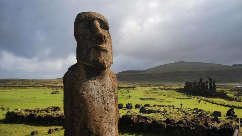 Detectan nueve casos de COVID-19 en Rapa Nui: Llegaron en un avión con 231 pasajeros