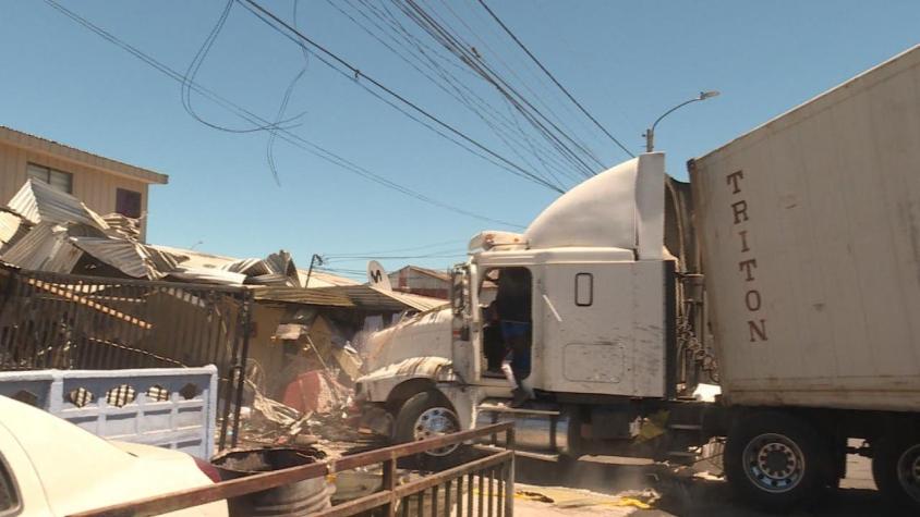 [VIDEO] Camión terminó incrustado en casa de Hualpén