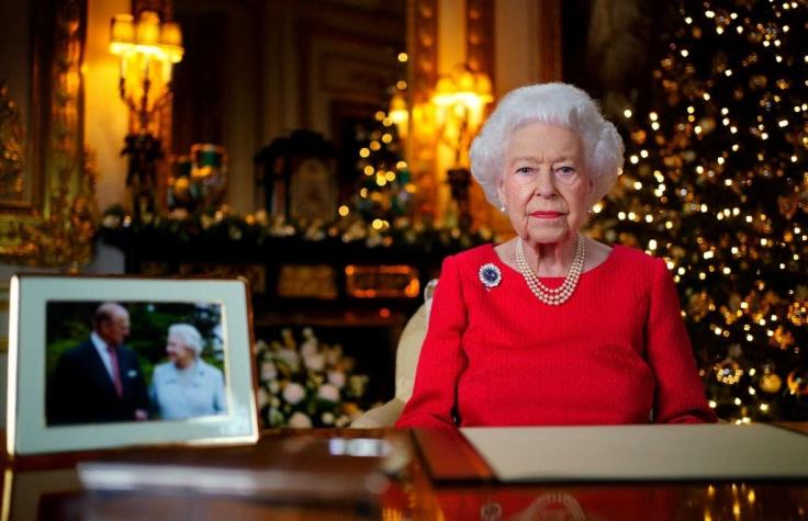 Isabel II confiesa en su mensaje de Navidad que "echa de menos" al fallecido Felipe de Edimburgo