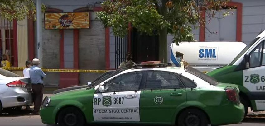 [VIDEO] Asesinan a balazos a hombre en local nocturno clandestino en centro de Santiago