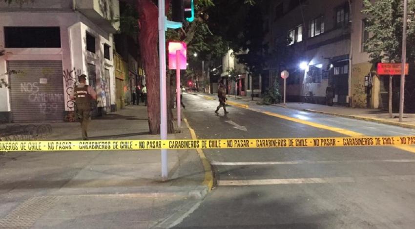 Vecinos de Santiago Centro reportan fuerte explosión: Edificio de Gendarmería fue afectado