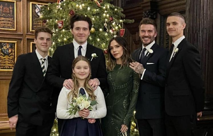 El curioso detalle en la foto de navidad de la familia Beckham que se hizo viral en redes sociales