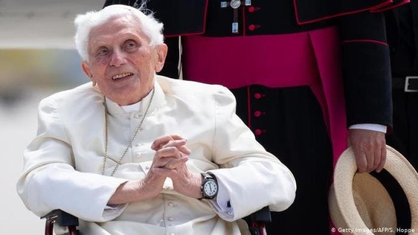 Papa Benedicto XVI admite falso testimonio en informes de abuso